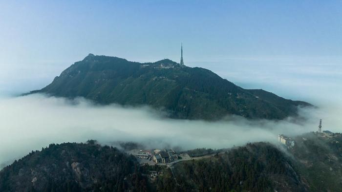 南岳衡山現(xiàn)壯美云瀑景觀