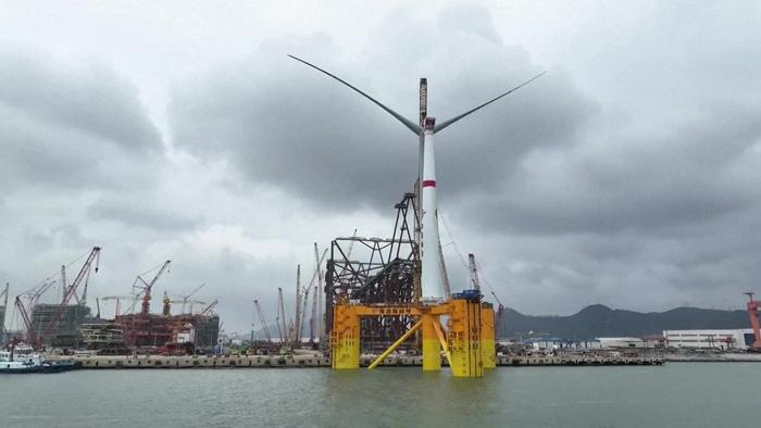 首座深遠海浮式風(fēng)電平臺前往文昌海域