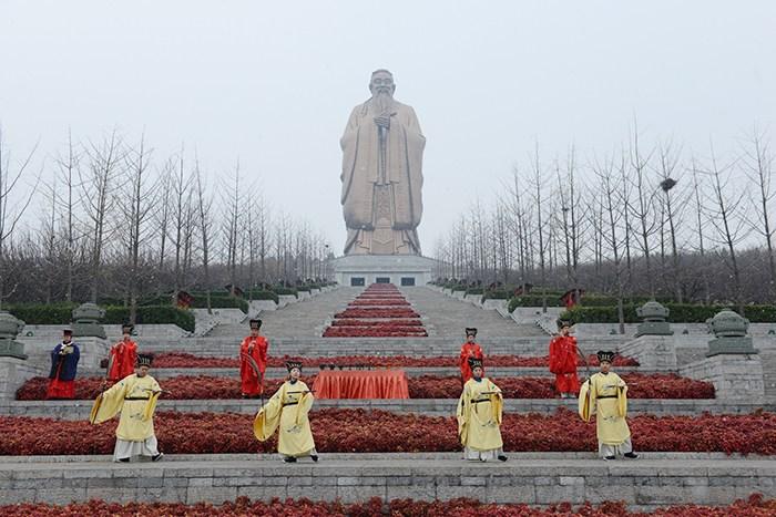 探訪尼山圣境 雪中感受儒風(fēng)雅韻的“中國(guó)風(fēng)度” 