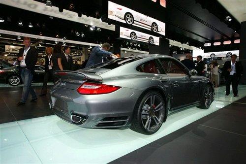 A ȫ±r(sh)911 Turbo(sh)܇ ܇֮