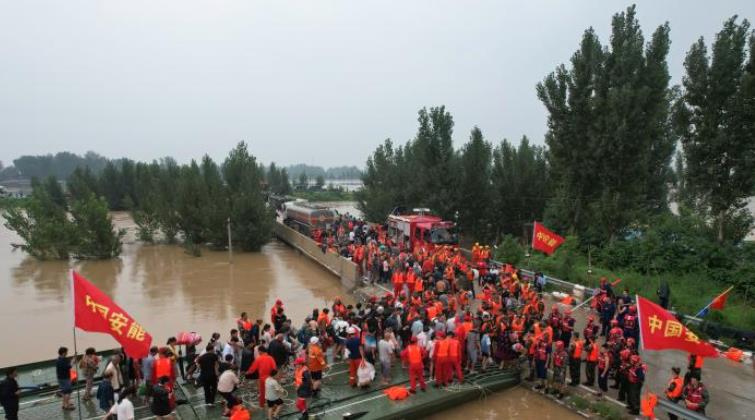 “逆行”重器中流擊水，創(chuàng)造救援速度奇跡<p>以精銳之“能”，護(hù)百姓之“安”，每一次極速救援，都是一場全力以赴，是承諾更是本色。<p>